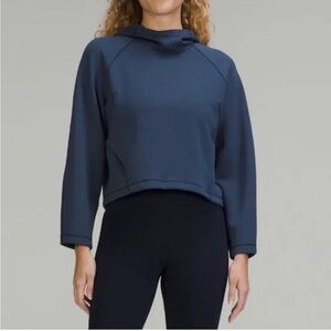 LULULEMON athletica navy blue airwrap size 6